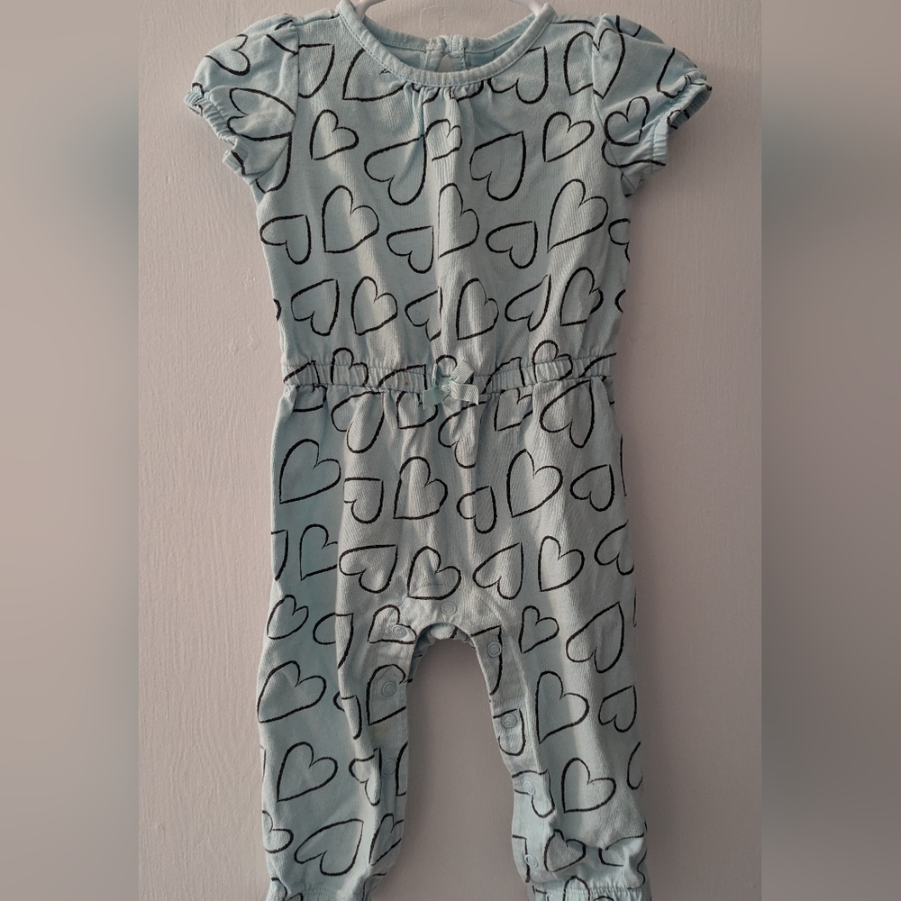 6-12 months Carter's outfit for baby girl